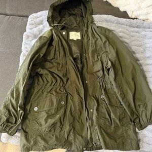 Women’s American Eagle lightweight raincoat